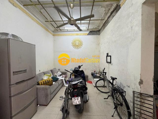 Nhà mặt phố bán