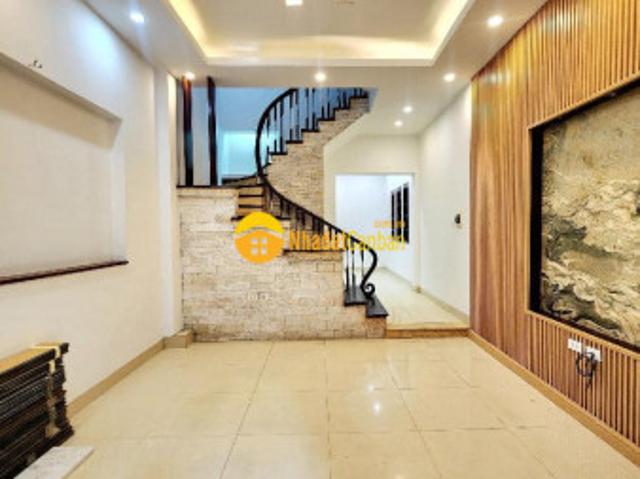 Nhà mặt phố bán