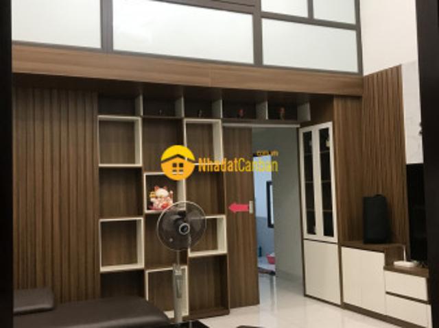 Nhà mặt phố bán