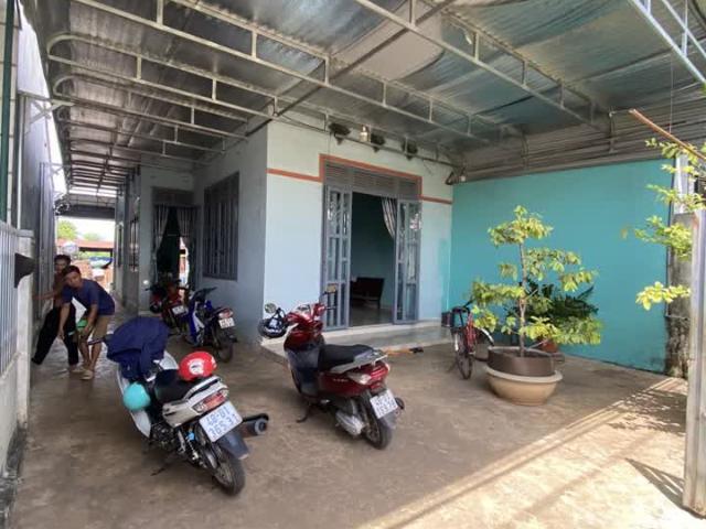 Nhà mặt phố bán