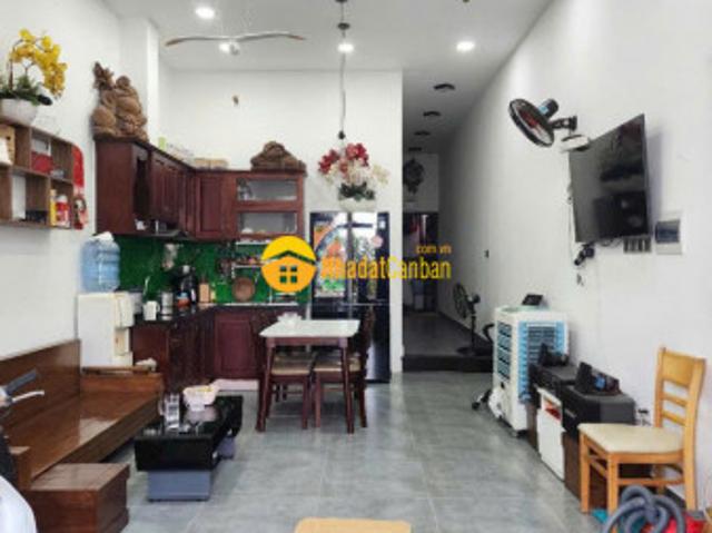 Nhà mặt phố bán