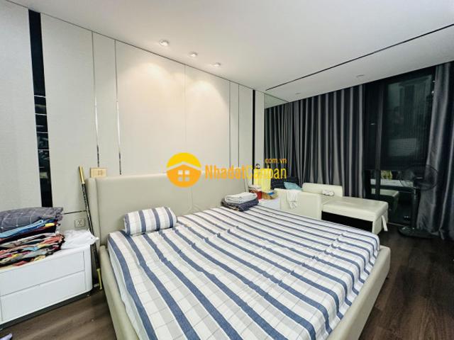 Nhà mặt phố bán