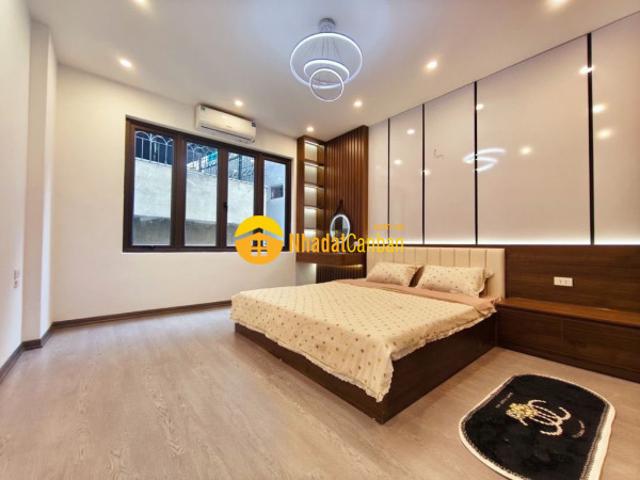 Nhà mặt phố bán