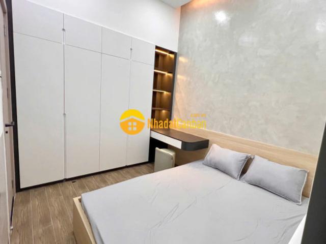 Nhà mặt phố bán