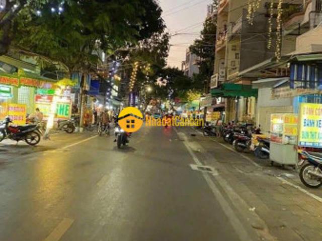 Nhà mặt phố bán