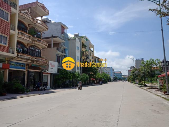 Nhà mặt phố bán