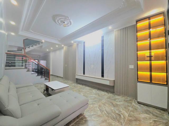 Nhà mặt phố bán