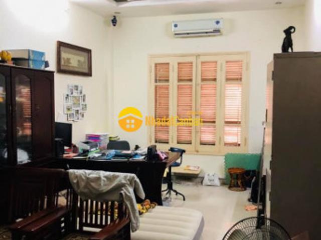 Nhà mặt phố bán