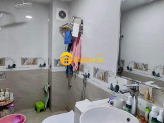 Nhà mặt phố bán