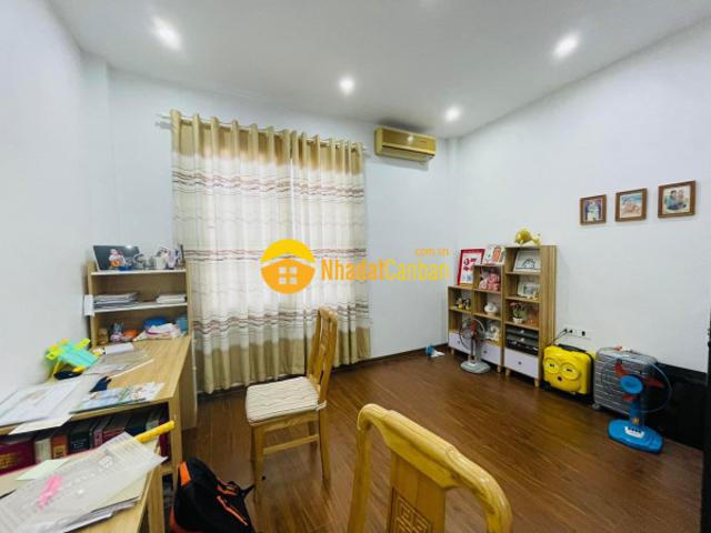 Nhà mặt phố bán