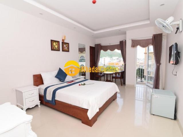 Nhà mặt phố bán