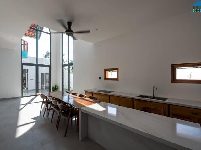 Nhà mặt phố bán