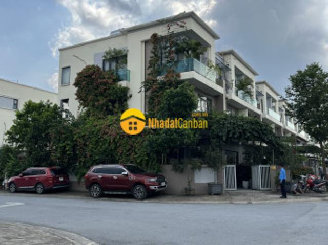 Nhà mặt phố bán