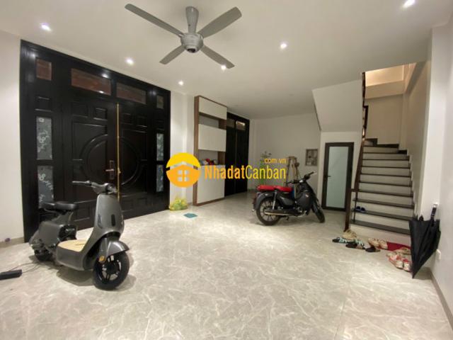 Nhà mặt phố bán