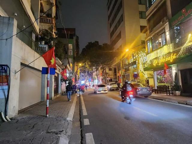 Nhà mặt phố bán tại Hoàn Kiếm, Hà Nội
