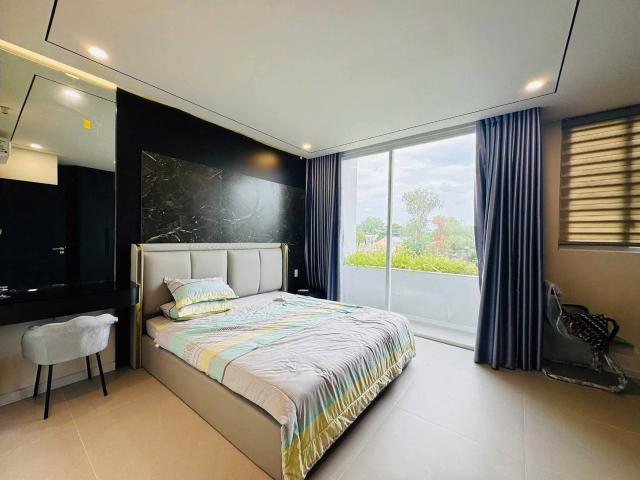 Nhà mặt phố bán