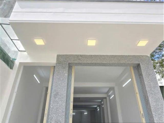 Nhà mặt phố bán