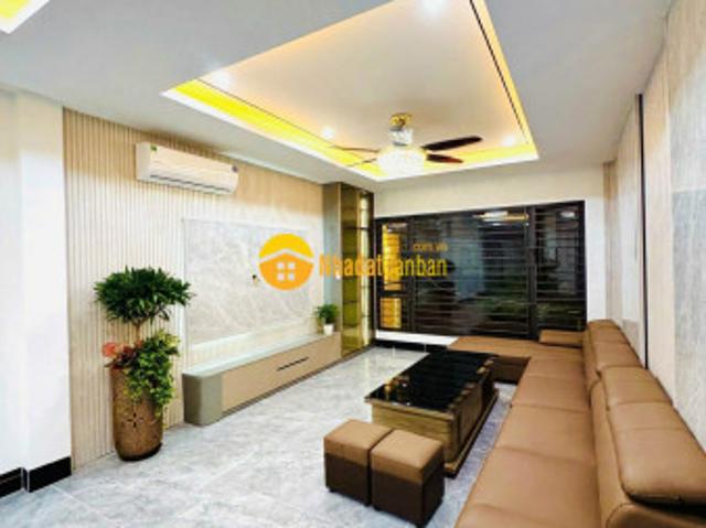 Nhà mặt phố bán