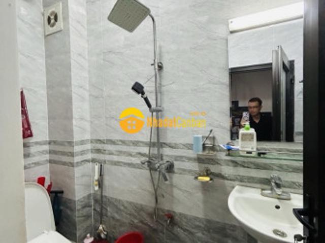 Nhà mặt phố bán