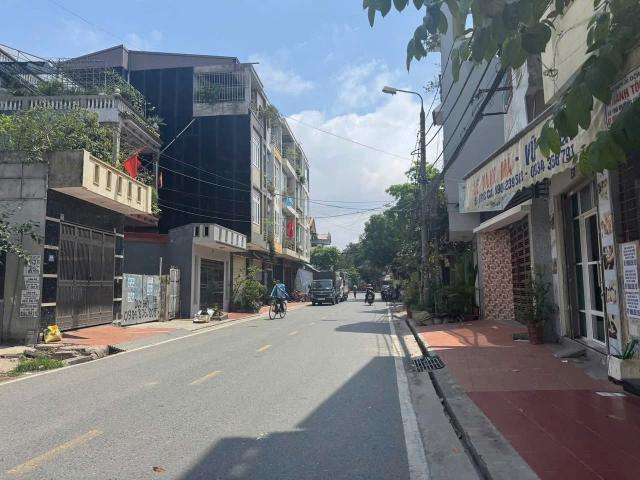 Nhà mặt phố bán
