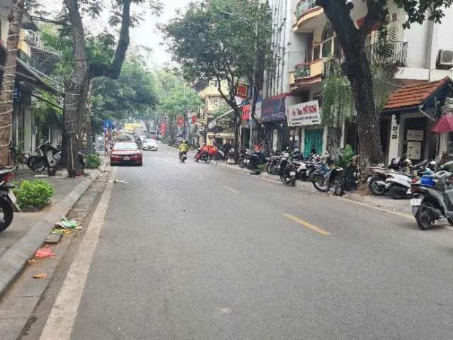 Nhà mặt phố bán tại Hoàn Kiếm, Hà Nội