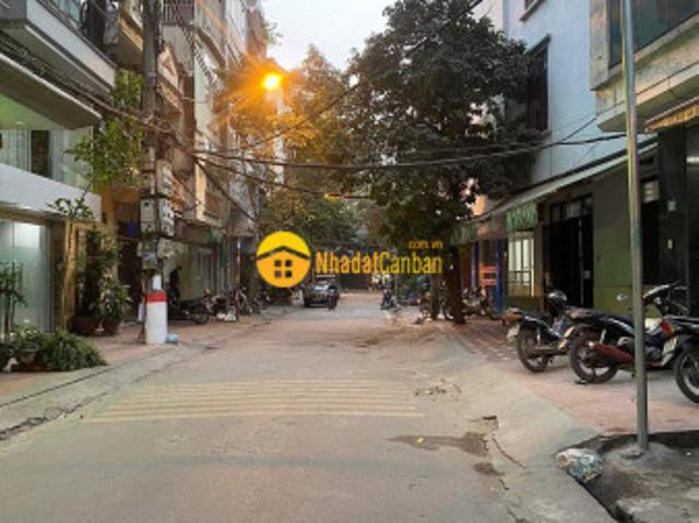 Nhà mặt phố bán