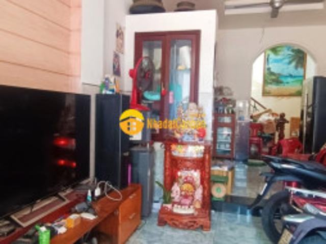 Nhà mặt phố bán