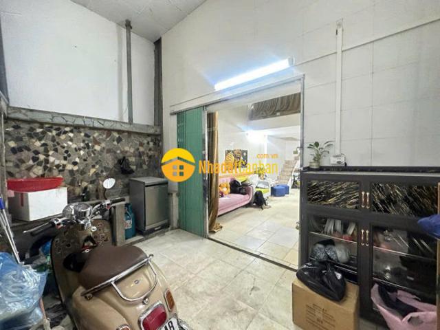 Nhà mặt phố bán