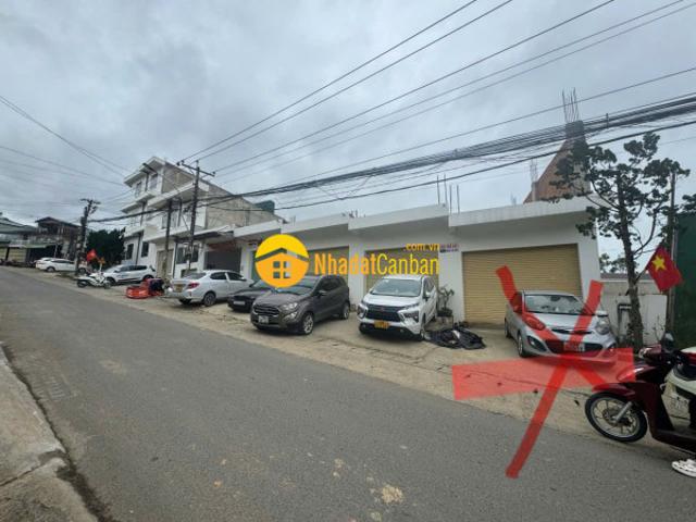 Nhà mặt phố bán