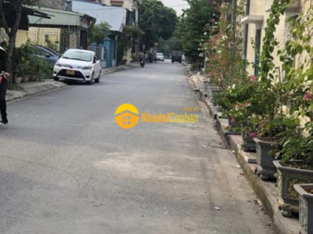 Nhà mặt phố bán