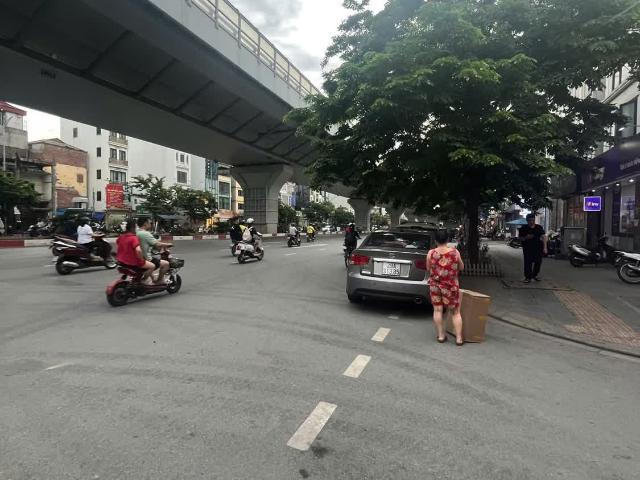 Nhà mặt phố bán tại Hoàn Kiếm, Hà Nội