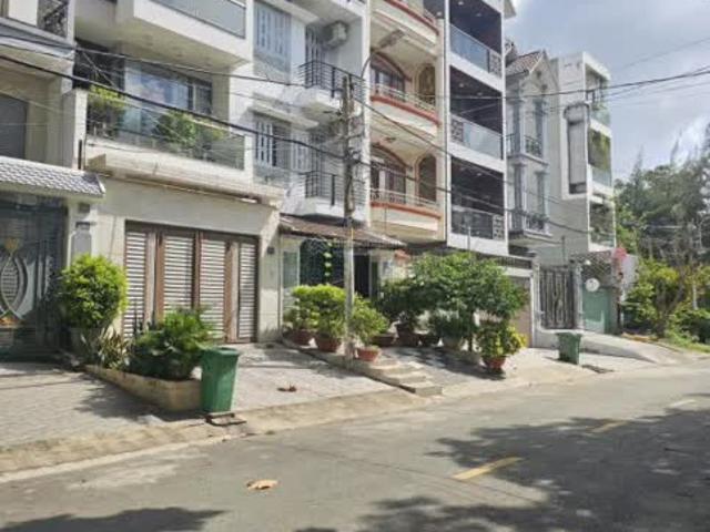 Nhà mặt phố bán tại Khuôn viên UBND Thành phố Hồ Chí Minh, Thành phố Hồ Chí Minh