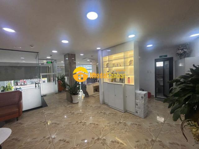 Nhà mặt phố bán
