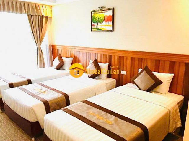 Nhà mặt phố bán
