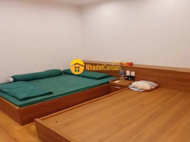 Nhà mặt phố bán