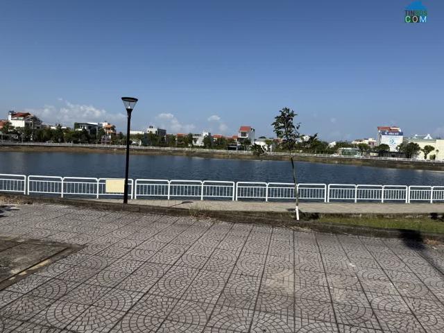 Nhà mặt phố bán