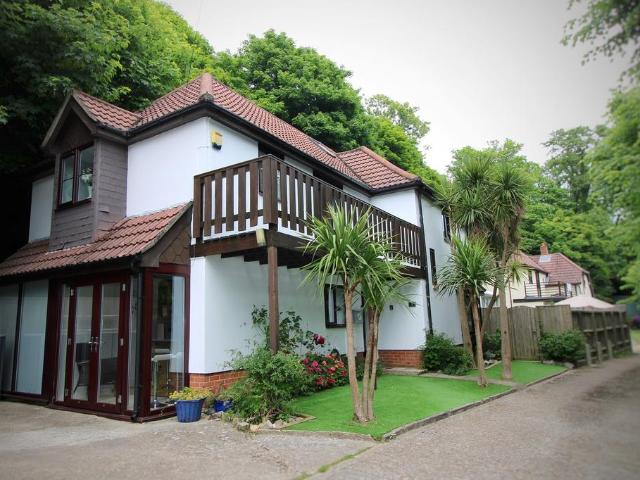 House for rent in Cowlease, Ventnor