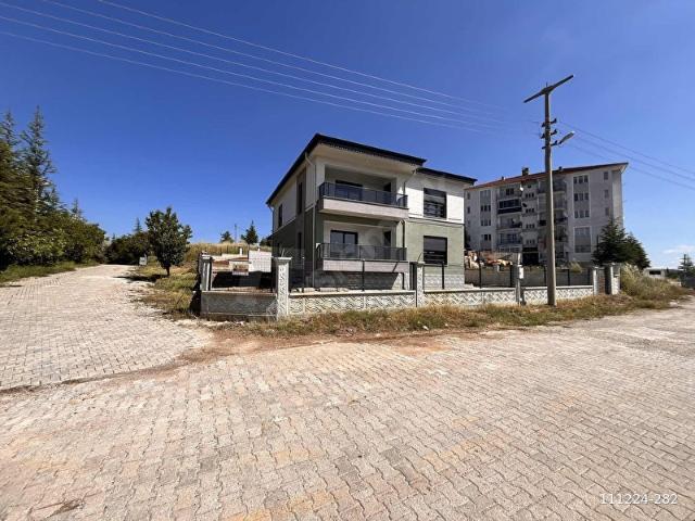 Kuşdemir, Banaz içerisinde satılık Villa
