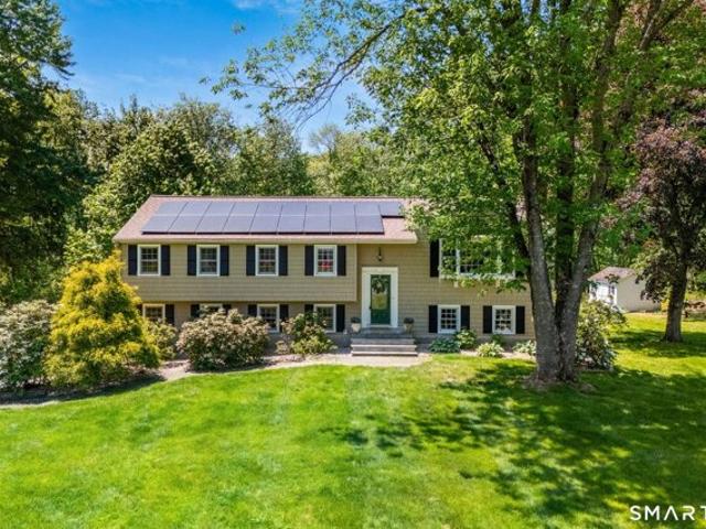 House for sale in Simsbury, Connecticut