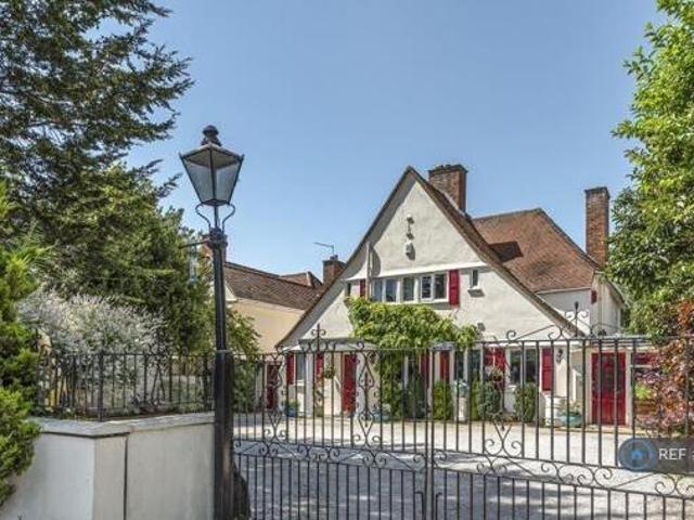House for sale in The Slade, Oxfordshire