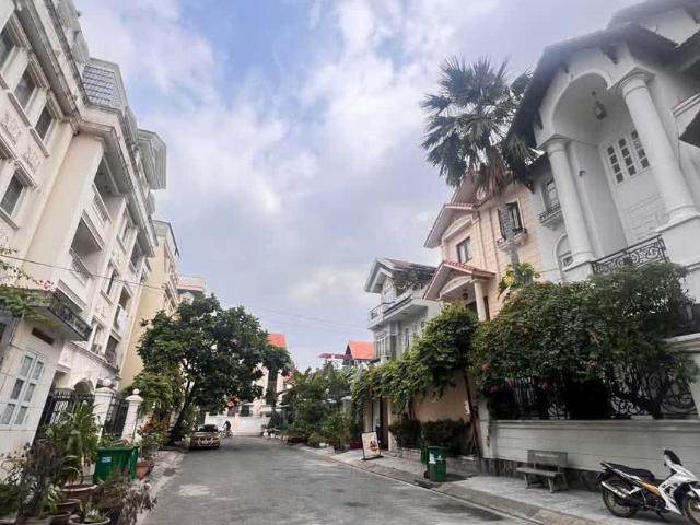 Nhà mặt phố bán tại Khuôn viên UBND Thành phố Hồ Chí Minh, Thành phố Hồ Chí Minh