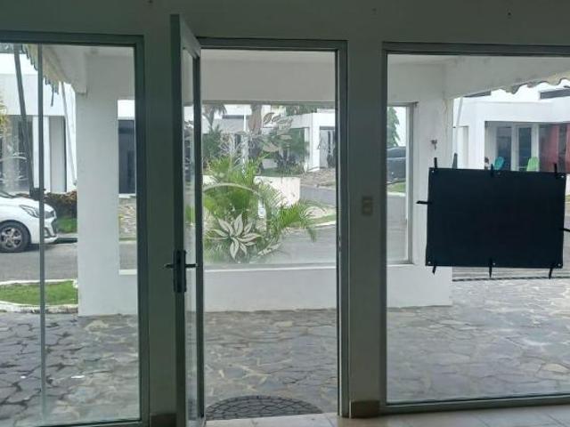 Banco Vende en P.H. Ibiza Beach Residences