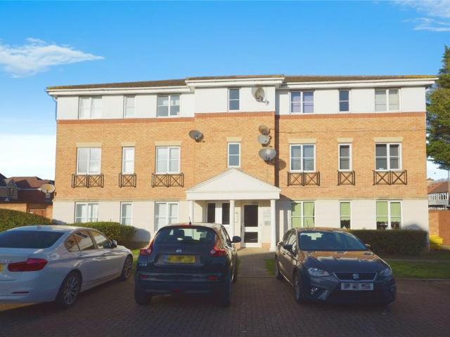 Apartment for rent in Rush Green, Greater London