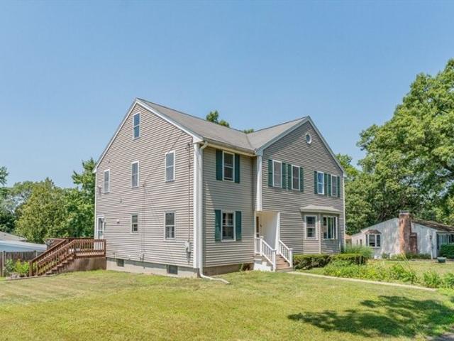 House for sale in Dracut, Massachusetts