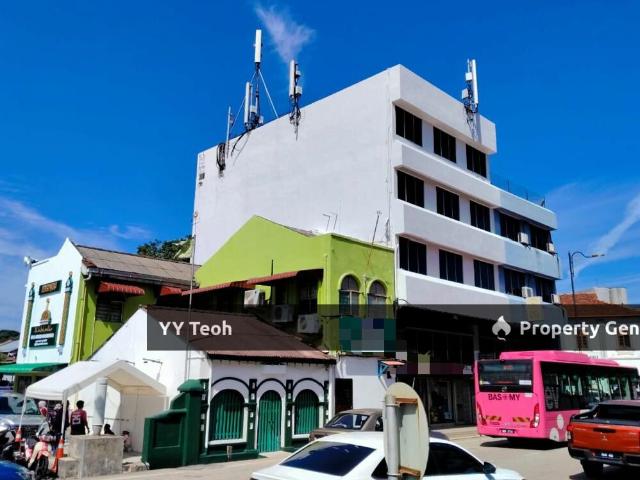 Shop for sale in Malaka