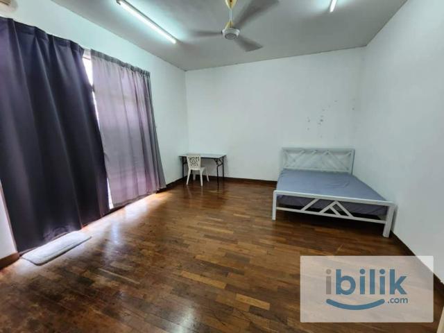Room for rent in Tanjong Sepat, Selangor