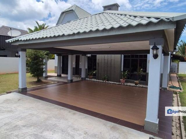 House for sale in Malaka