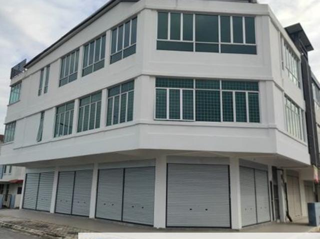 Shop for rent in Kajang, Langat