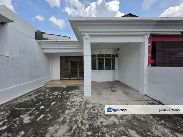 House for rent in Bandar Baru Permas Jaya, Kampung Senibong