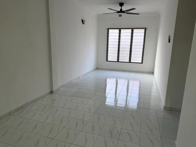 Flat for sale in Bandar Johor Bahru, Johor